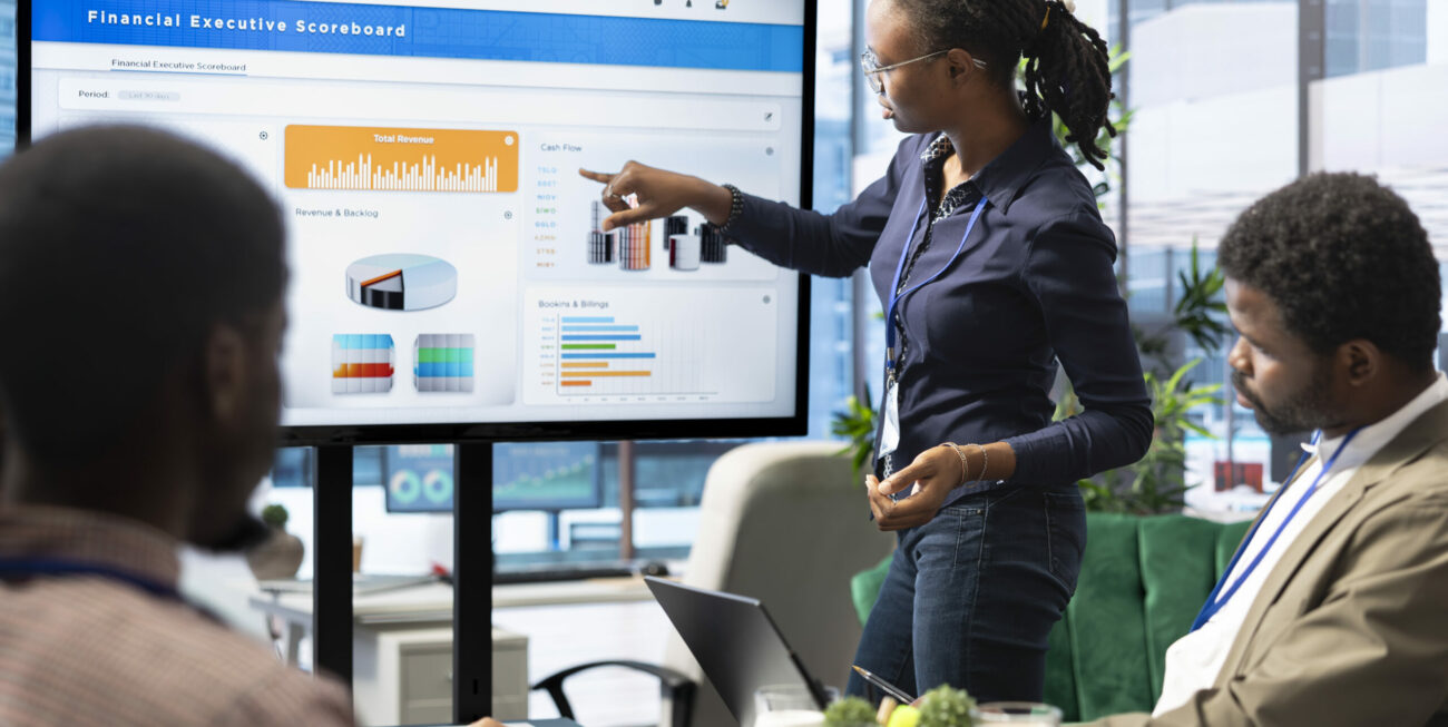 L'expertise terrain au service de votre projet. Au-delà de la technologie, nous vous accompagnons dans la définition de votre stratégie de monétisation. De l'étude de marché à l'optimisation des parcours clients, profitez d'un conseil expert pour naviguer dans les écosystèmes complexes de la zone Afrique et Moyen-Orient.