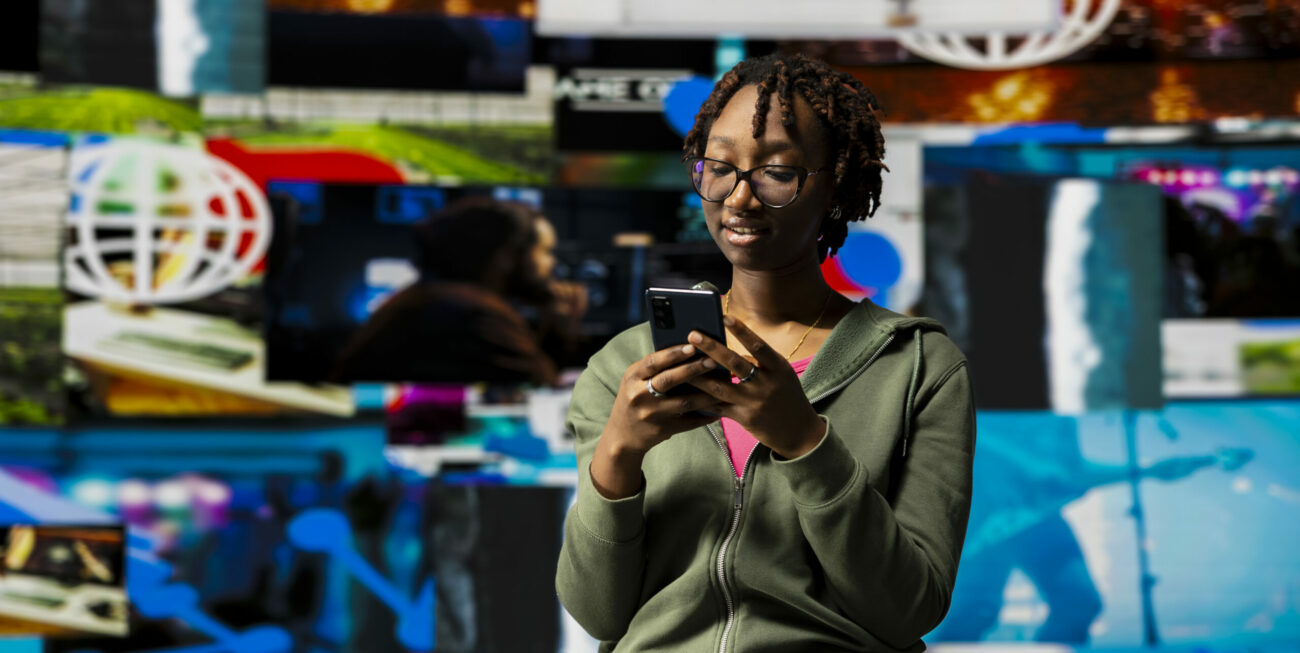 Créez des expériences mémorables. Accédez à une bibliothèque premium de jeux, vidéos, musiques et contenus éducatifs "Mobile First". Nos solutions d'agrégation s'adaptent aux usages locaux pour garantir une consommation récurrente